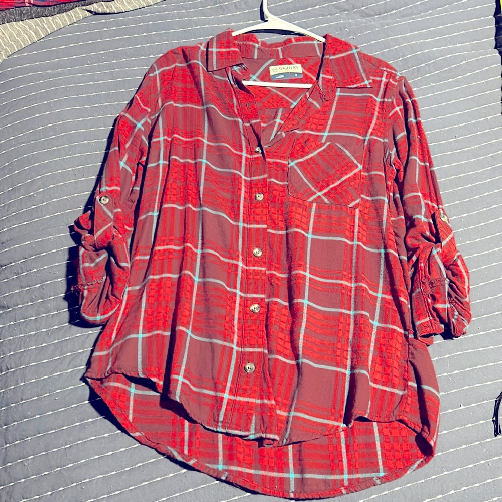 Magellan outdoors raspberry flannel women’s small.
